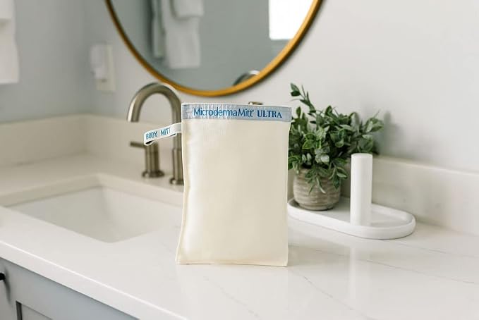 MicrodermaMitt ULTRA Exfoliating Mitt - Image 4