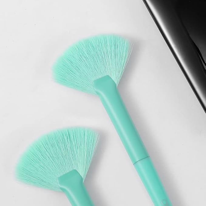 Docolor Fan Brush Professional Blush Brush Soft Vegan Synthetic Makeup Brush - Image 2