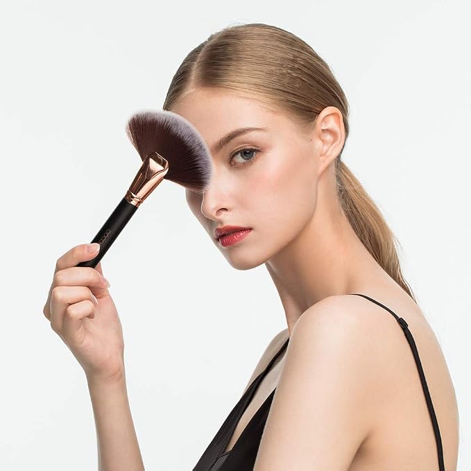 Docolor Fan Brush Finishing Powder Brush Multi-use Brush - Image 2