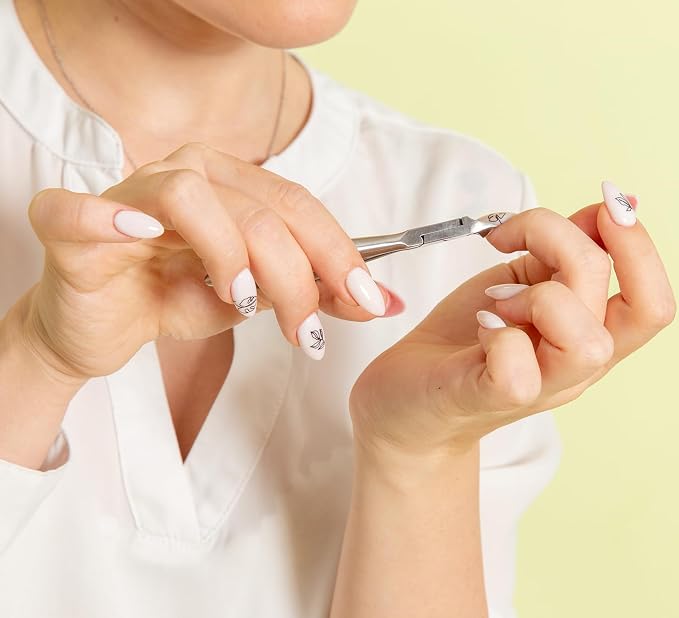 Nail Care Tool Kit, Cuticle Nipper and Pusher - Image 5