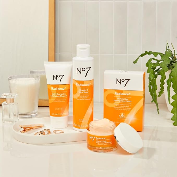 No7 Radiance+ Vitamin C Glow Toner – 2% Vitamin C Complex - Image 4