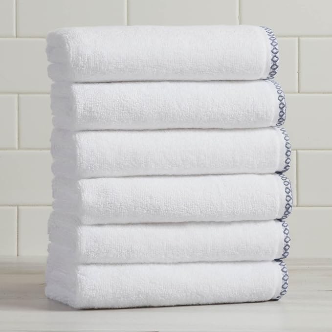 Great Bay Home Blue/White Hand Towel Set by GreatBayHome