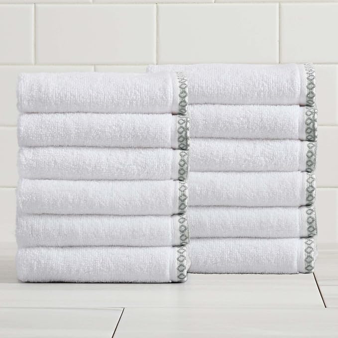 Great Bay Home White/Green Washcloth Set by GreatBayHome