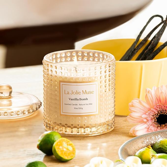 LA JOLIE MUSE Vanilla Bomb Candle –Vanilla, Lemon Zest & Patchouli | 10 oz - Image 3