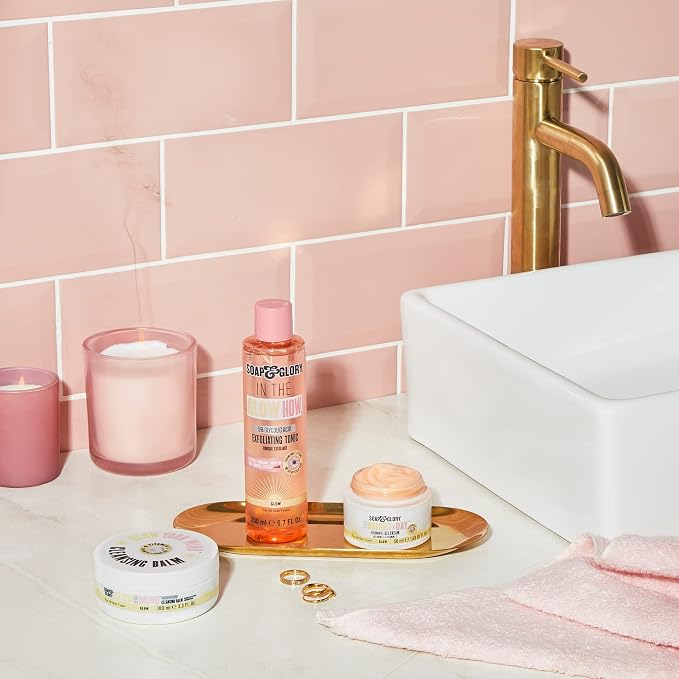Soap & Glory in The Glow How Vitamin C 5% Glycolic Acid Exfoliating Tonic - Image 4