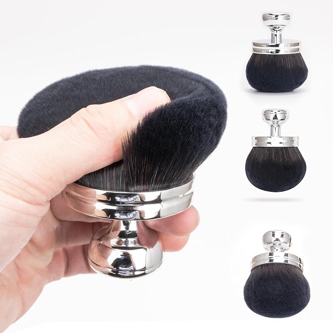 Blend & Blur Extra Large Body Makeup Brush - Image 4