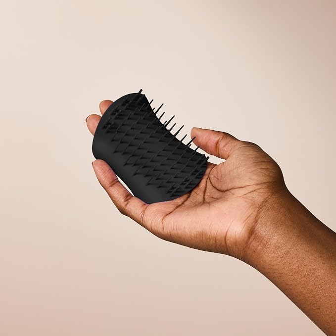 Tangle Teezer Scalp & Shampoo Hairbrush, to Exfoliate, and Cleanse, Onyx Black - Image 5