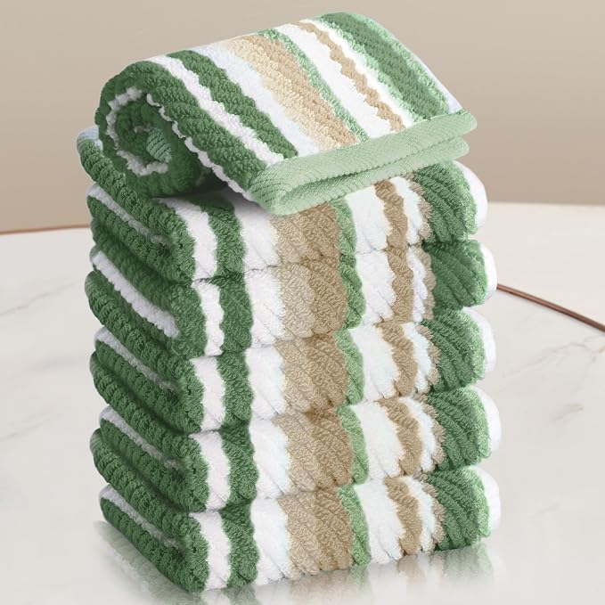 VOOVA & MOVAS Green Striped Wash Cloths by VOOVAMOVAS