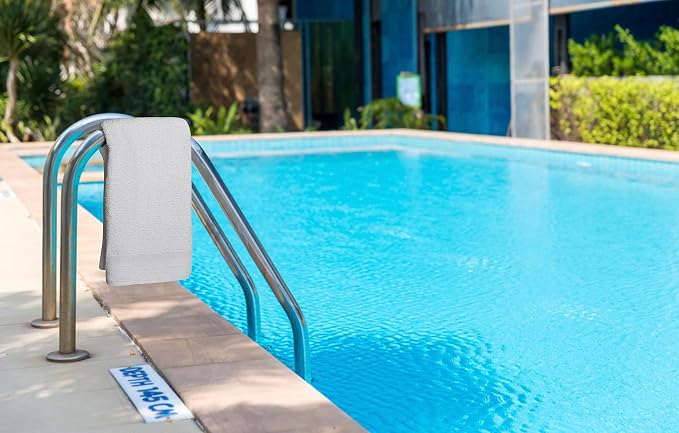 Avalon Towels 100% Cotton Pool Towels White Beach Towels Pack of 12 - Image 3