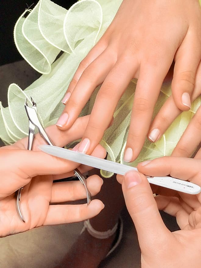 GERMANIKURE Glass Nail File in Suede Sleeve - Image 2