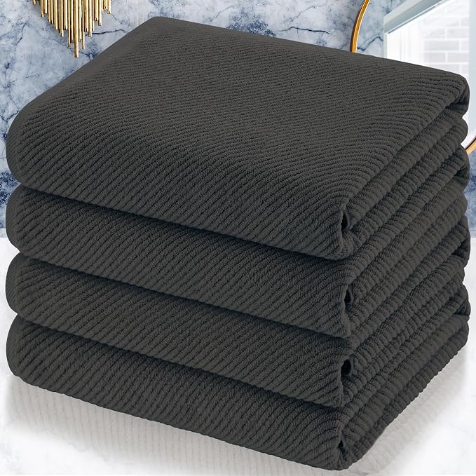 VOOVA & MOVAS Grey Bath Towels by VOOVAMOVAS