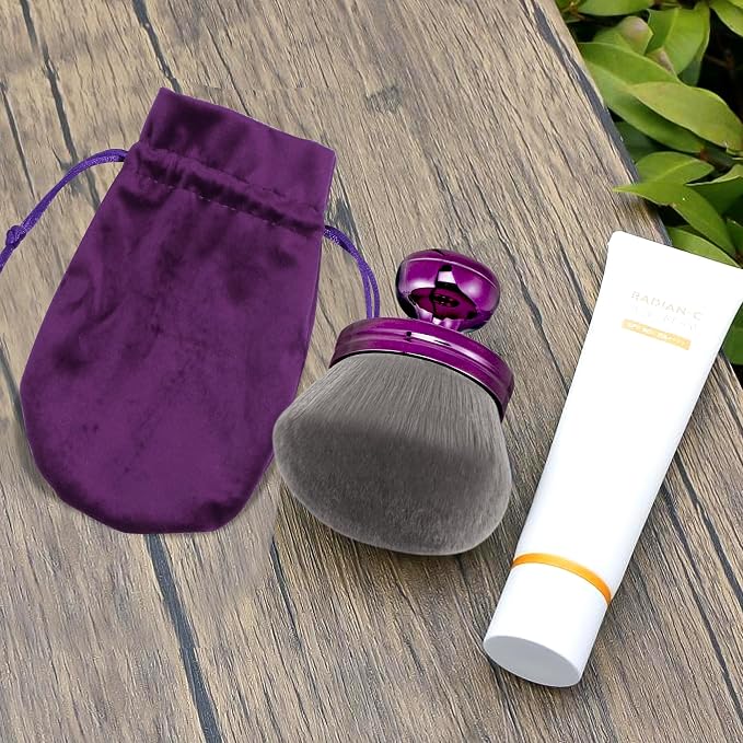 Blend & Blur Extra Large Body Makeup Brush - Image 7