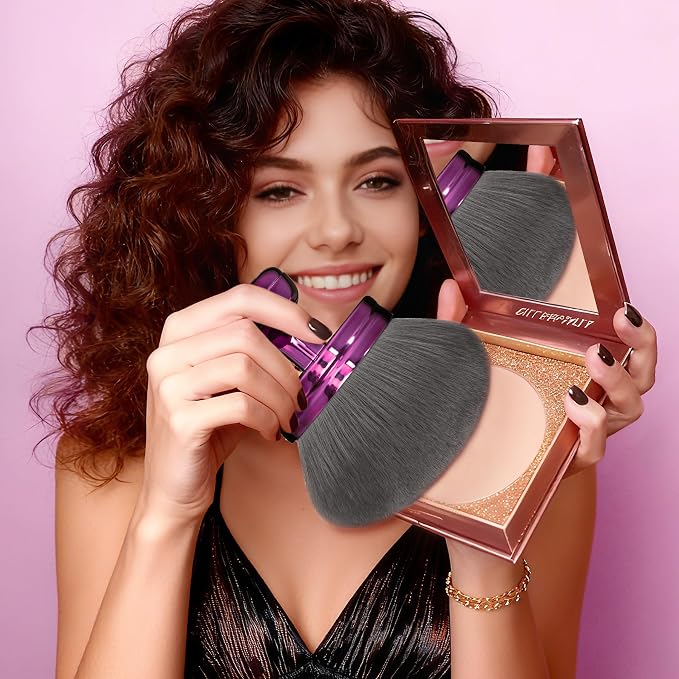 Blend & Blur Extra Large Body Makeup Brush - Image 3