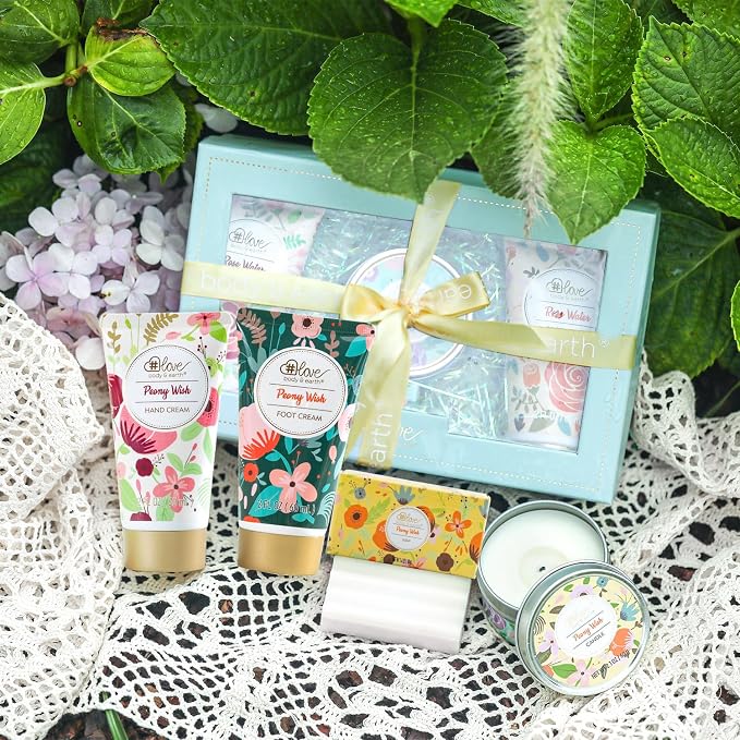 BODY & EARTH # LOVE Hand Cream Gifts Set - Image 8
