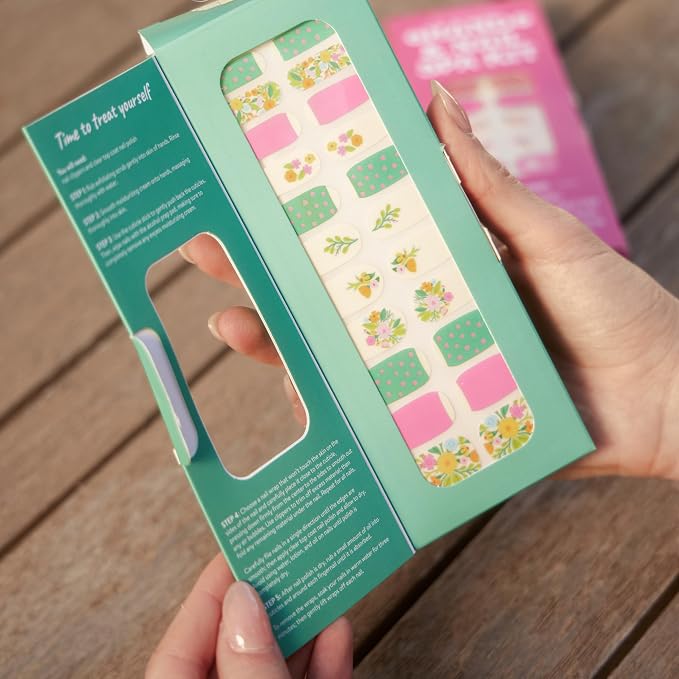 Studio Oh! Hand & Nail Spa Kit, Mini Nail Kit - Image 4