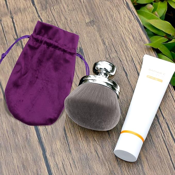 Blend & Blur Extra Large Body Makeup Brush - Image 7