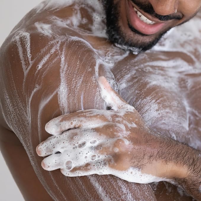 Cremo Rich-Lathering Golden Amber Body Wash - Image 2