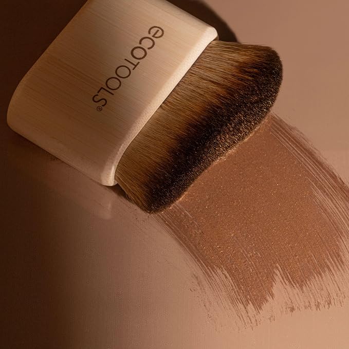 EcoTools Good Tan Body & Face Self-Tan Blending Brush - Image 9