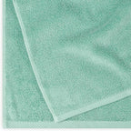 Amazon Basics 2-Pack Quick-Dry Lightweight Moisture Absorbing Bath Towel - Image 2